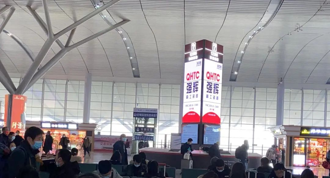 开年“第一炮”！小蝌蚪视频黄色在线观看高铁广告开启“霸屏”模式！(图9)