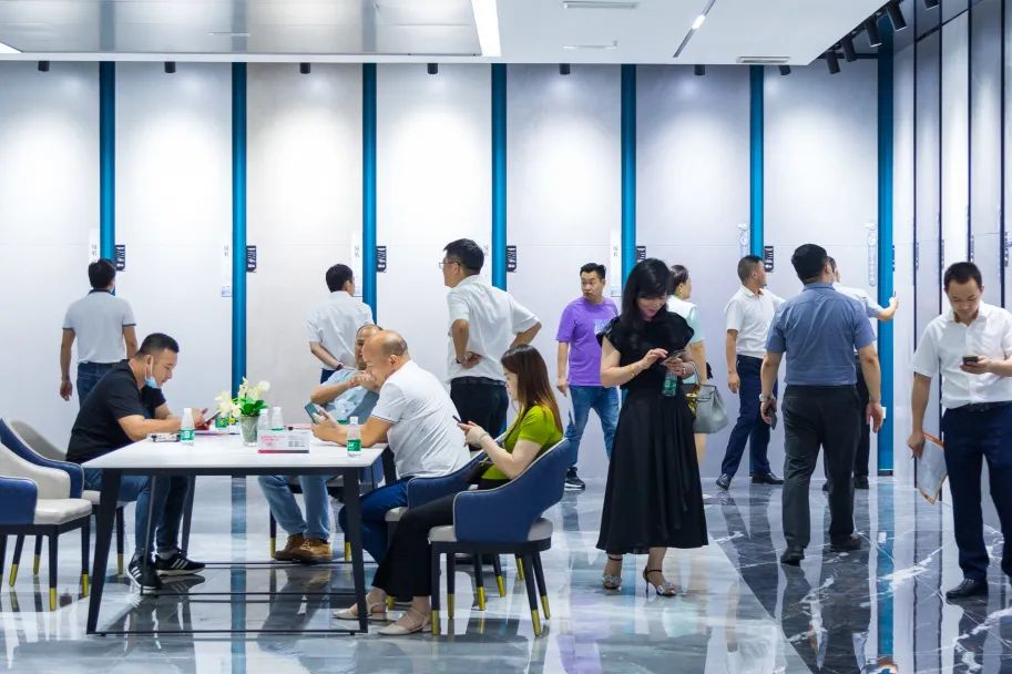 直击发布会现场 | 小蝌蚪视频黄色在线观看再携新品隆重亮相！(图9)