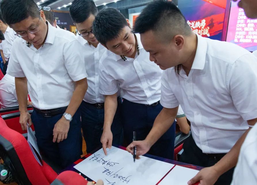 燃！“金戈铁马 英雄对战”小蝌蚪视频黄色在线观看营销PK赛正式开启(图6)